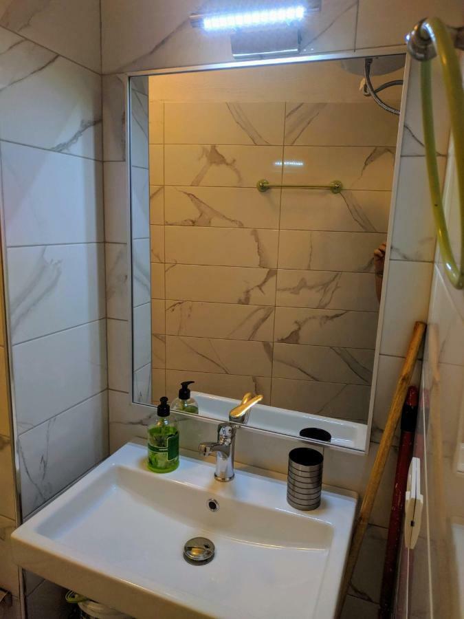 Superb Studio Apartment Near To The City Center Tiranë Ngoại thất bức ảnh